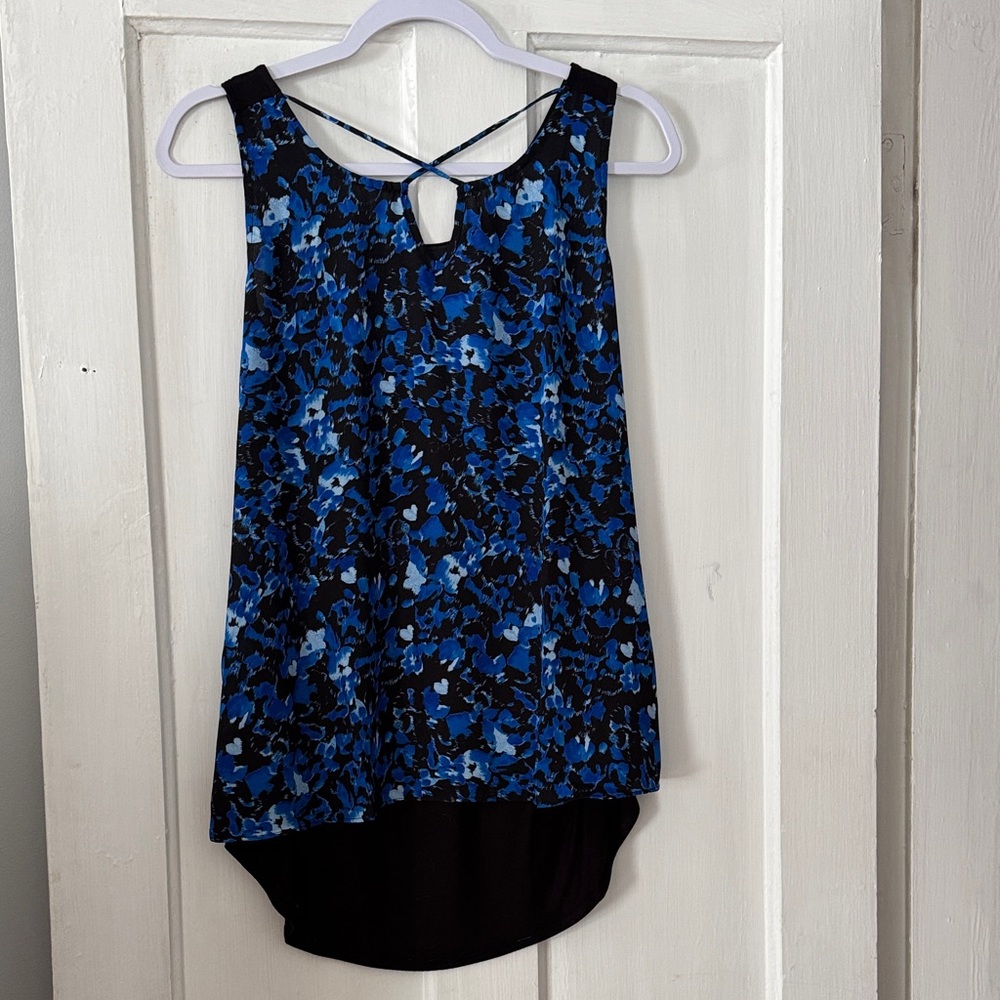 Elegant Blue and Black Patterned Tank Top